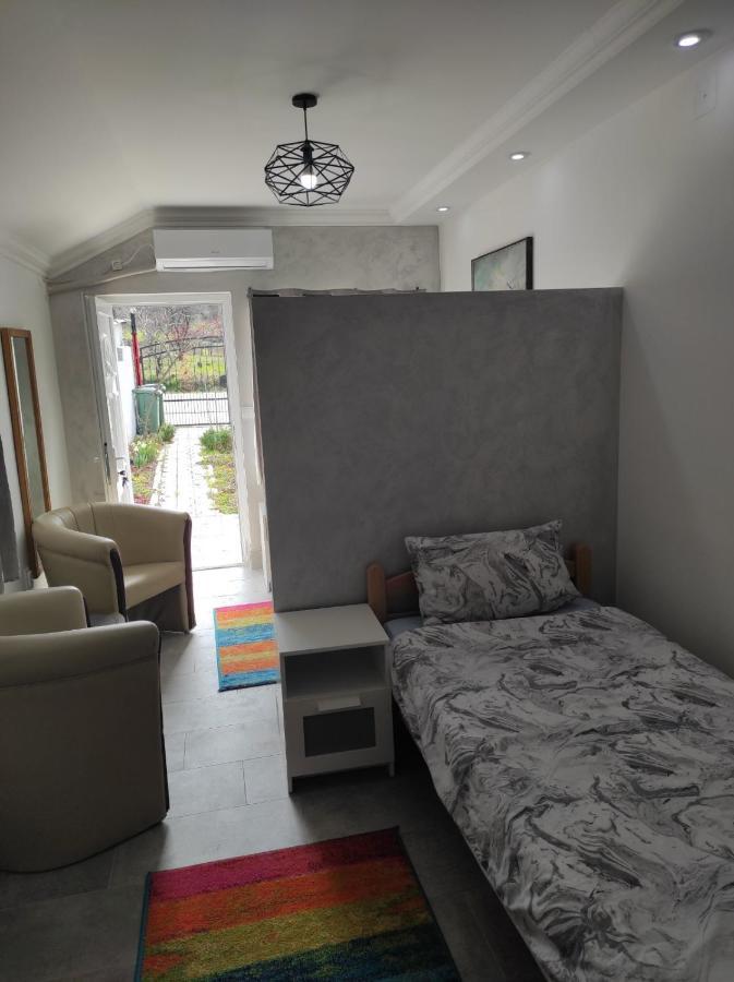 Vila Mila Riverside Apartments Smederevo Bagian luar foto