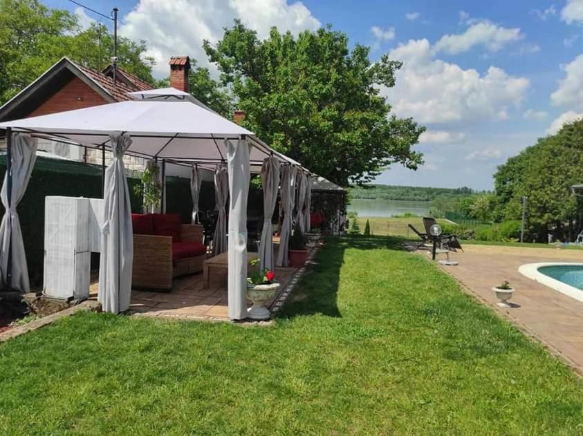 Vila Mila Riverside Apartments Smederevo Bagian luar foto