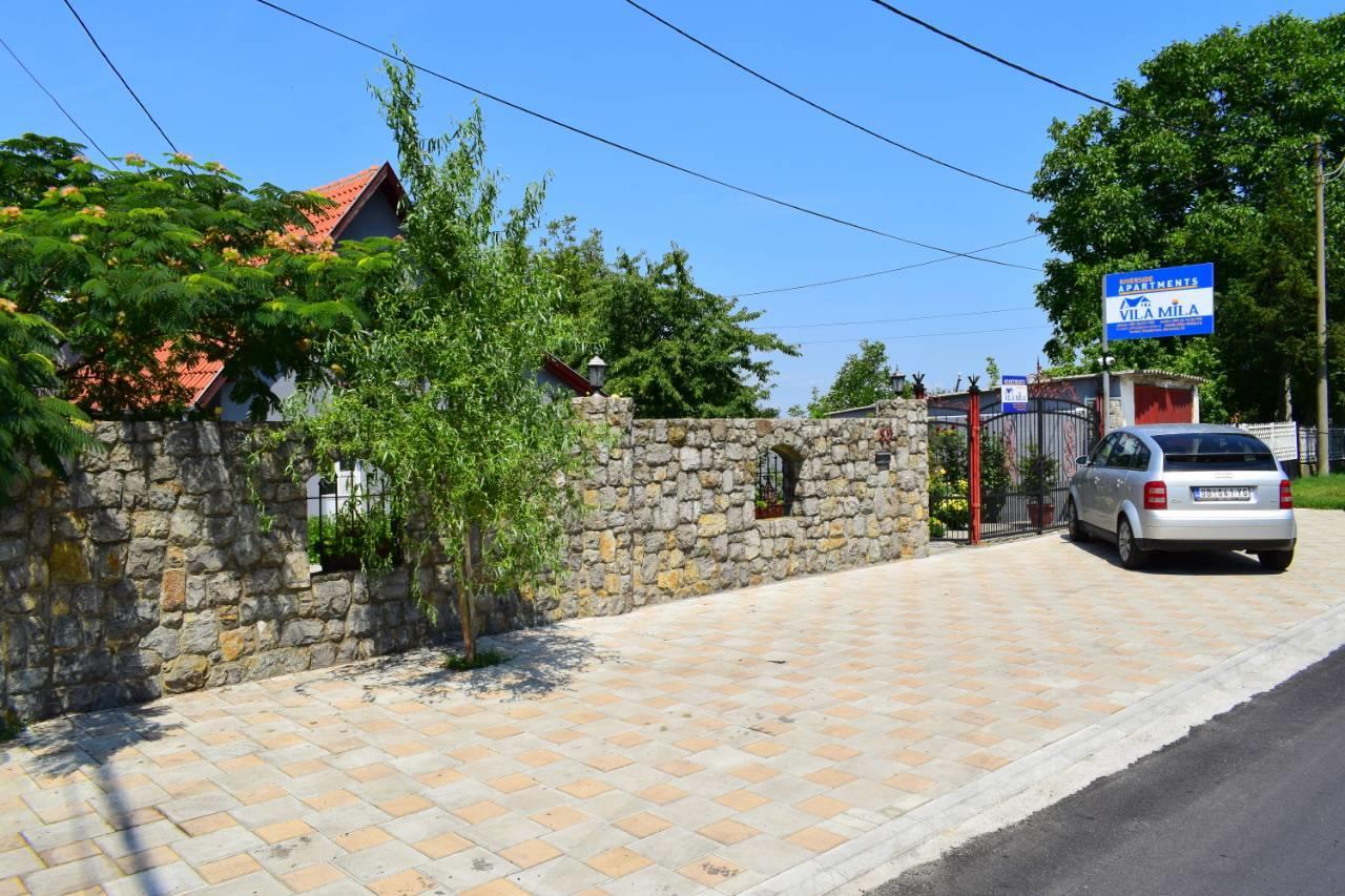Vila Mila Riverside Apartments Smederevo Bagian luar foto